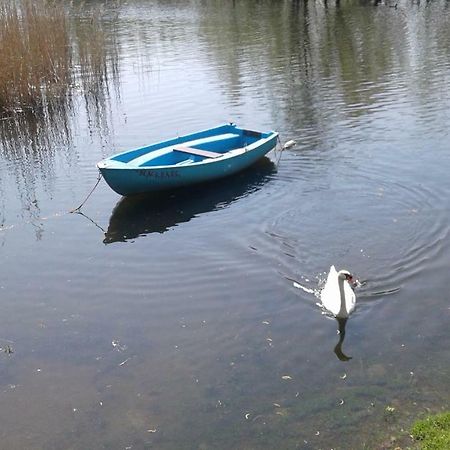 Una Finestra Sul Lago..Appartamento Verbania Luaran gambar